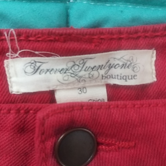 💜5/$25💜 Forever 21 size 30 shorts. - Picture 3 of 3